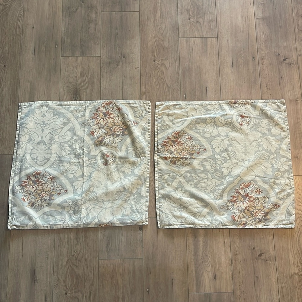 Pottery Barn Set of 2 Camilla Damask Medallion Euro Shams Linen Blend 24" x 24"